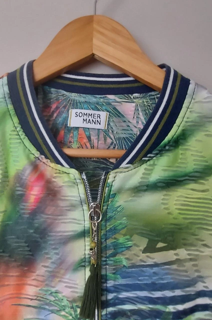 Sommer Mann Bomber Jacket with Tropical Print, size 40 – photo 2